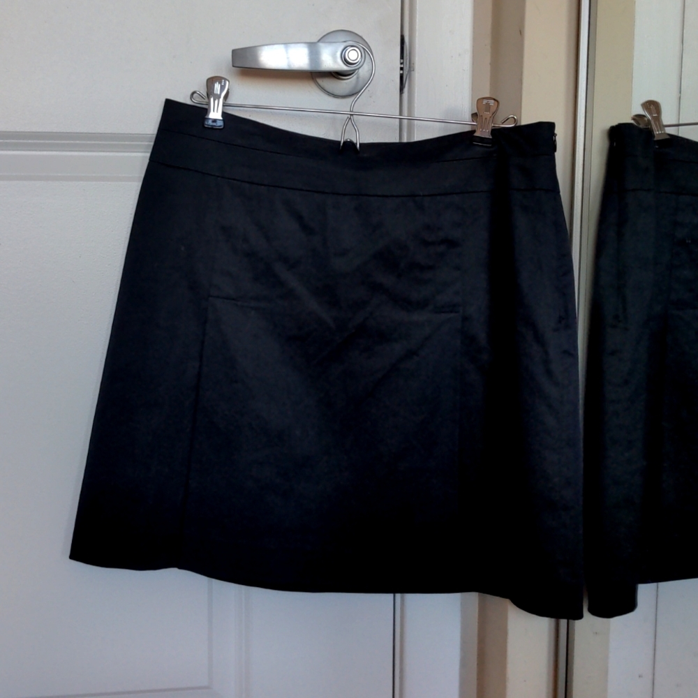 Preppy black Banana Republic mini skirt